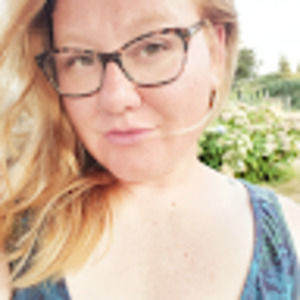 Meet your Posher, Danialle